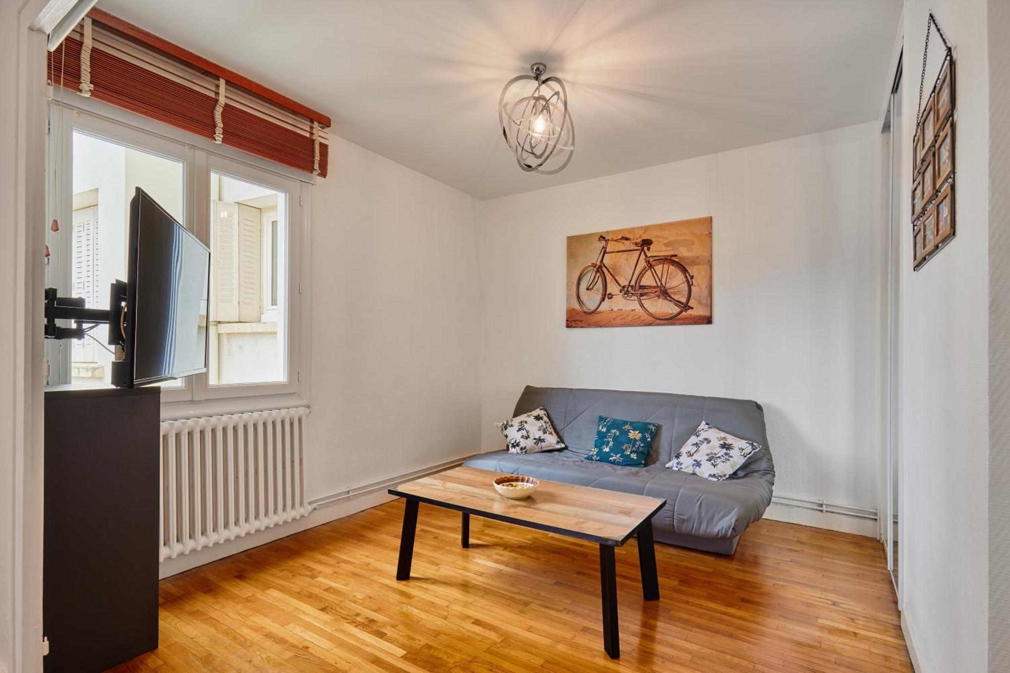 Les Hirondelles - 2 Chambres, 3 Lits, Climatisation Et Balcon Bourg-en-Bresse Exterior photo